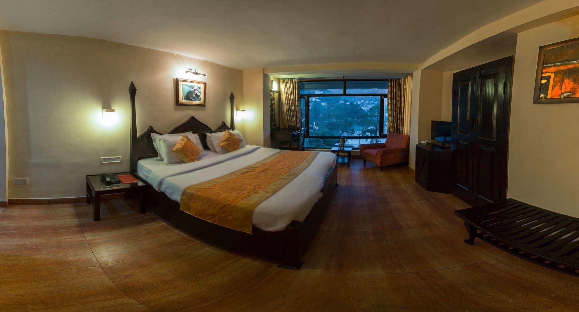 נייניטל Himalaya Hotel מראה חיצוני תמונה