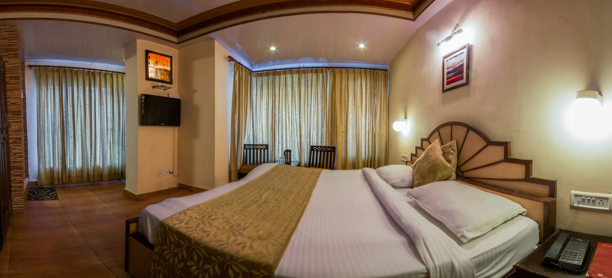 נייניטל Himalaya Hotel מראה חיצוני תמונה